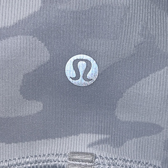 2133. Lululemon Define Jacket *Luxtreme - Picture 4 of 6
